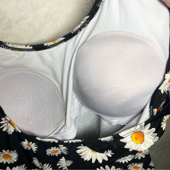 Emily B Daisy pattern one piece swimsuit - Picture 5 of 9